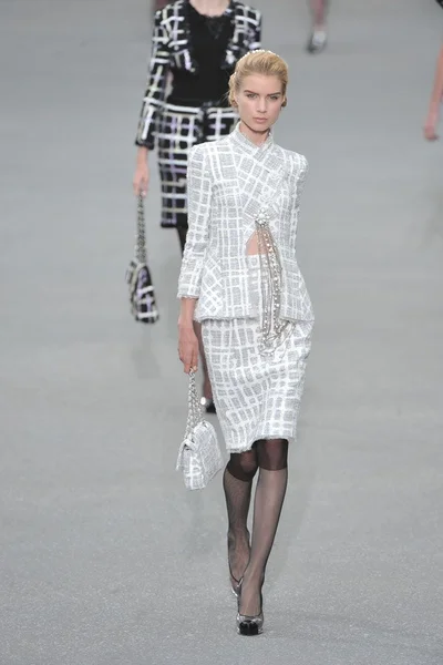 Look 4